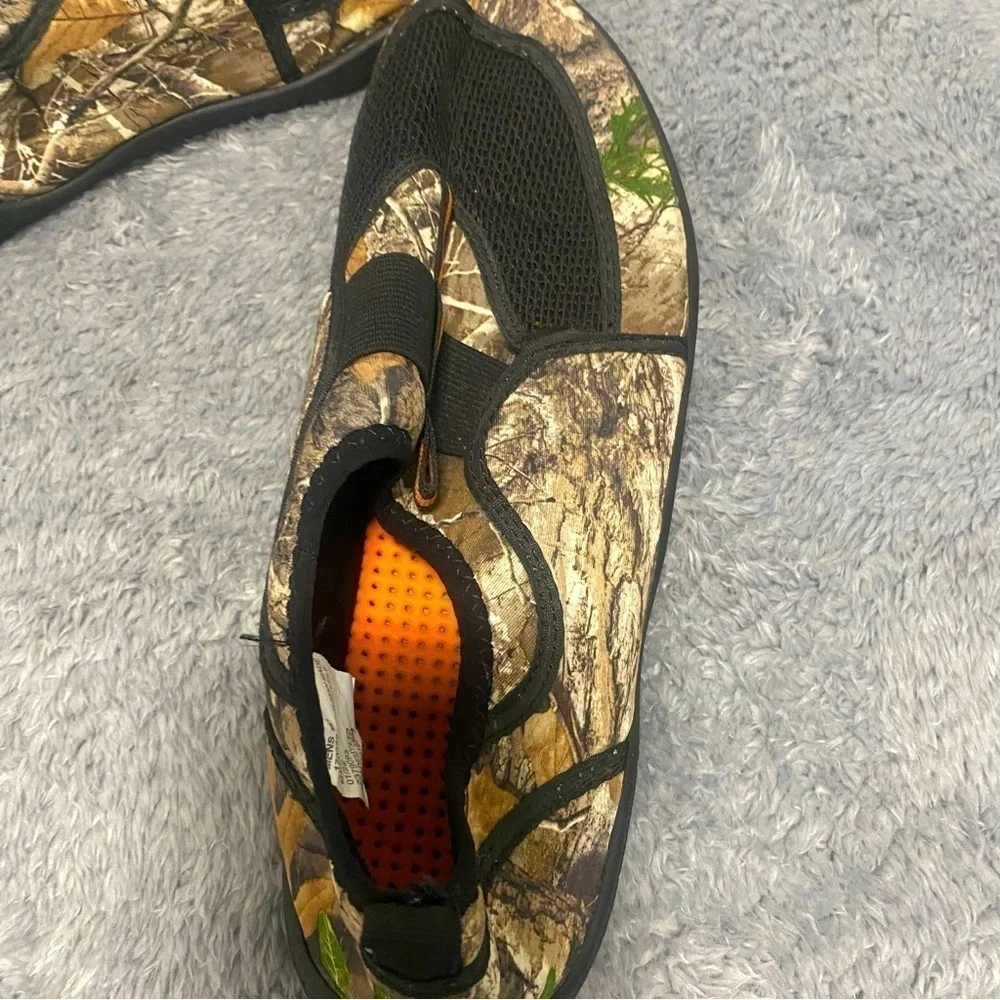 RealTree Men’s Size 9D Camo Water Shoes Slip On Mesh Sneaker Aqua Socks